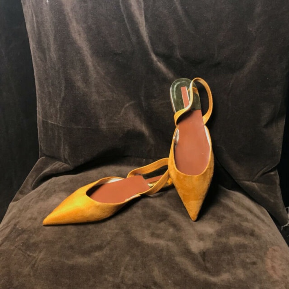 BRAND NEW Suede Zara Flats